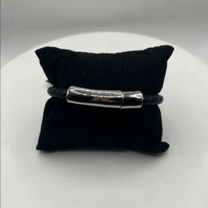 express mens magnetic closure bracelet 7” inches